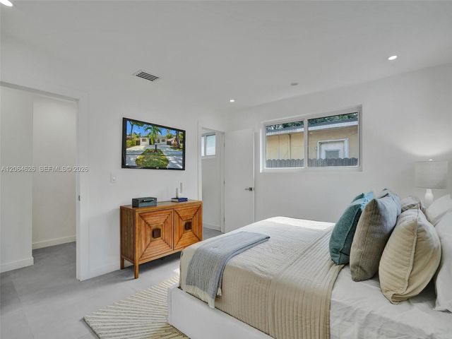 2380 NE 184th Ter, North Miami Beach, FL 33160