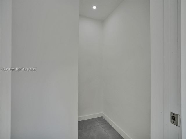 2380 NE 184th Ter, North Miami Beach, FL 33160