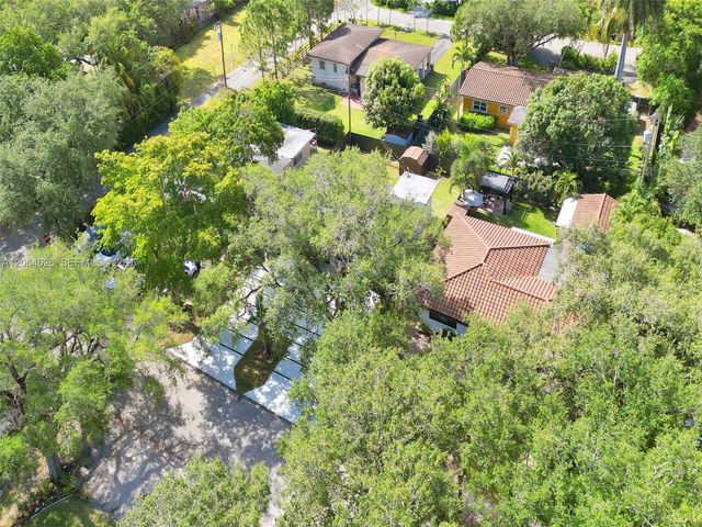 2380 NE 184th Ter, North Miami Beach, FL 33160