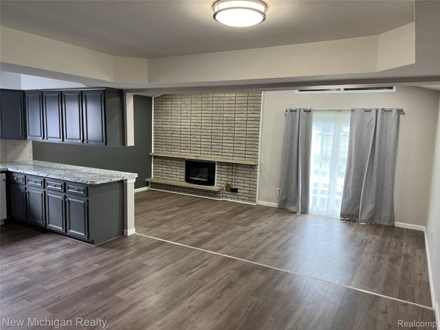 32403 LANCASTER Drive, Warren, MI 48088
