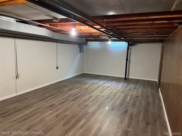 32403 LANCASTER Drive, Warren, MI 48088
