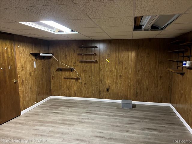 32403 LANCASTER Drive, Warren, MI 48088