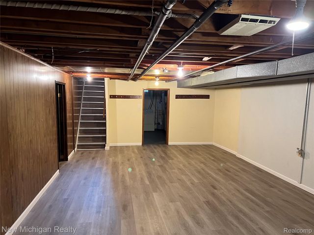 32403 LANCASTER Drive, Warren, MI 48088