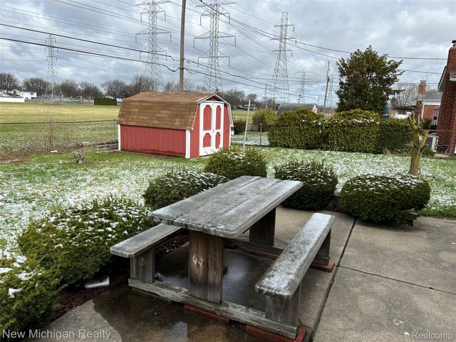 32403 LANCASTER Drive, Warren, MI 48088