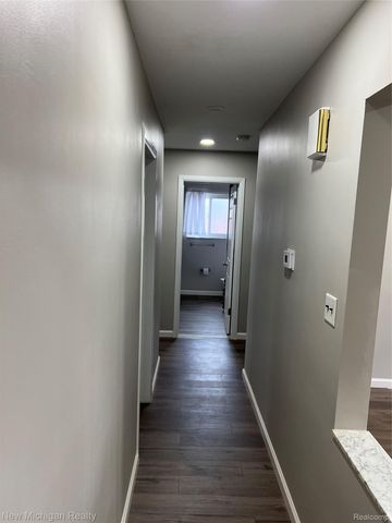 32403 LANCASTER Drive, Warren, MI 48088