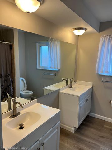32403 LANCASTER Drive, Warren, MI 48088