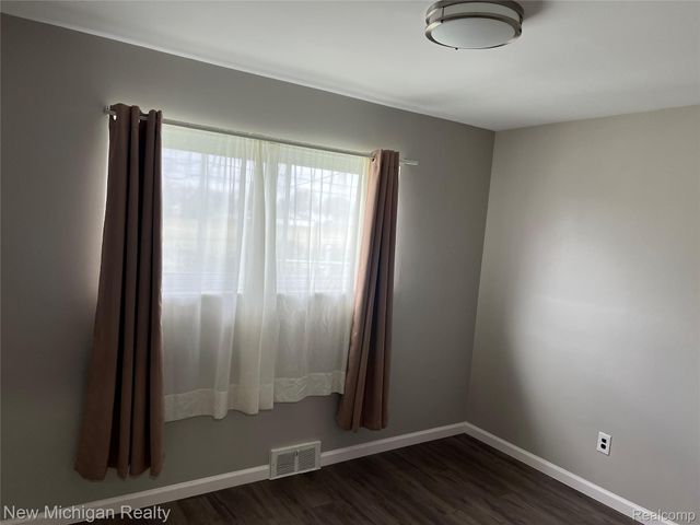 32403 LANCASTER Drive, Warren, MI 48088