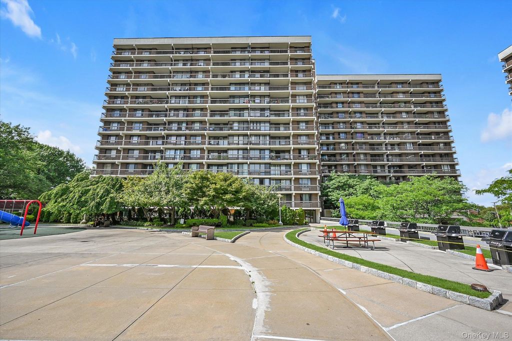 15038 Union Turnpike 8C, Flushing, NY 11367 — exterior