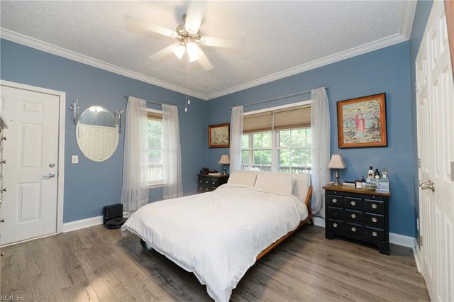 2920 Frying Pan Farm LN, Hayes, VA 23072
