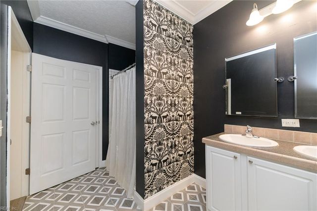 2920 Frying Pan Farm LN, Hayes, VA 23072