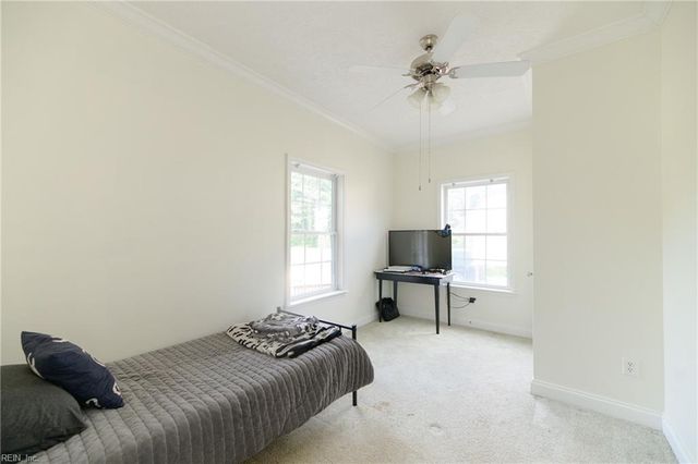 2920 Frying Pan Farm LN, Hayes, VA 23072