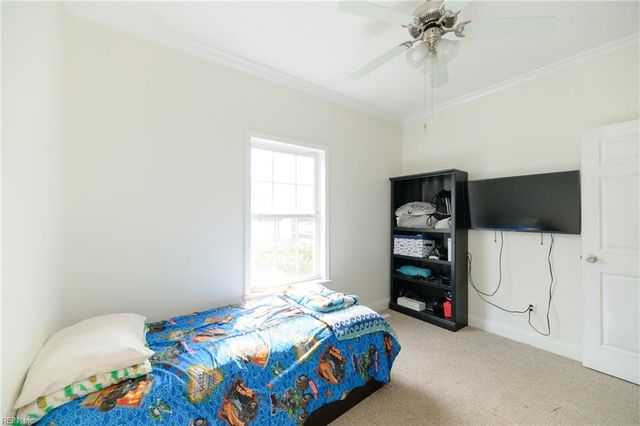 2920 Frying Pan Farm LN, Hayes, VA 23072
