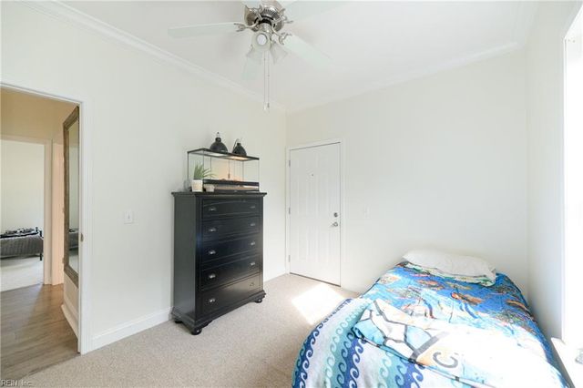 2920 Frying Pan Farm LN, Hayes, VA 23072