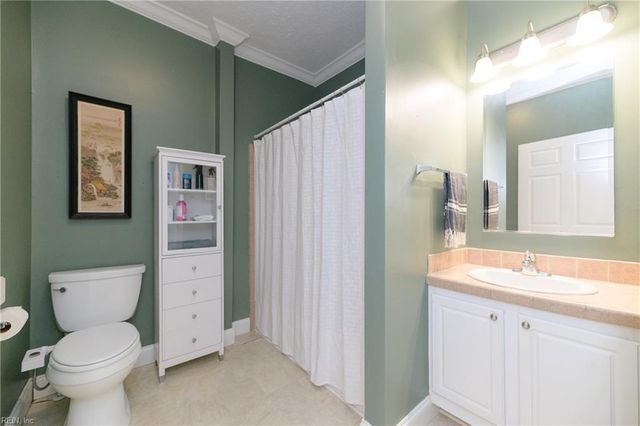 2920 Frying Pan Farm LN, Hayes, VA 23072