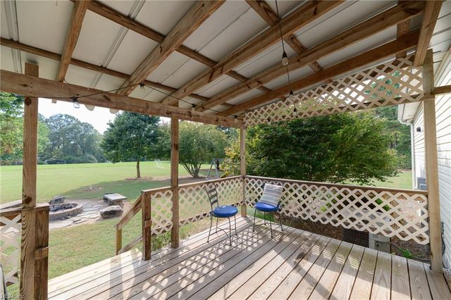 2920 Frying Pan Farm LN, Hayes, VA 23072