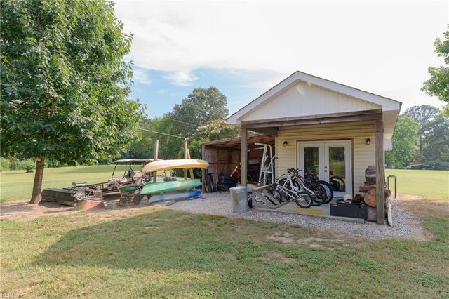2920 Frying Pan Farm LN, Hayes, VA 23072