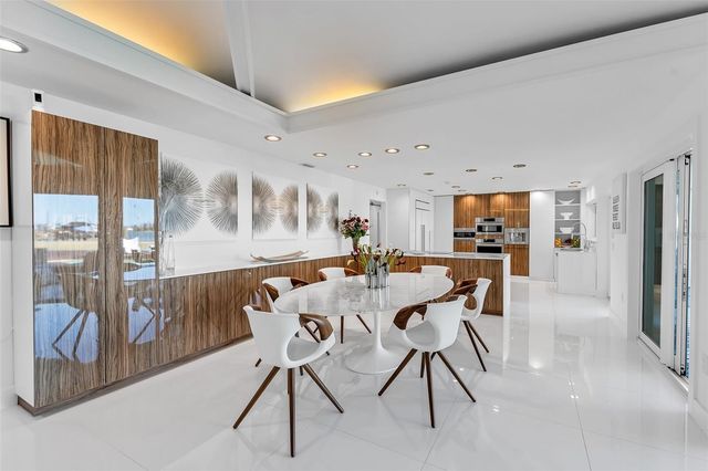 1306 S LAKE SHORE DRIVE, Sarasota, FL 34231