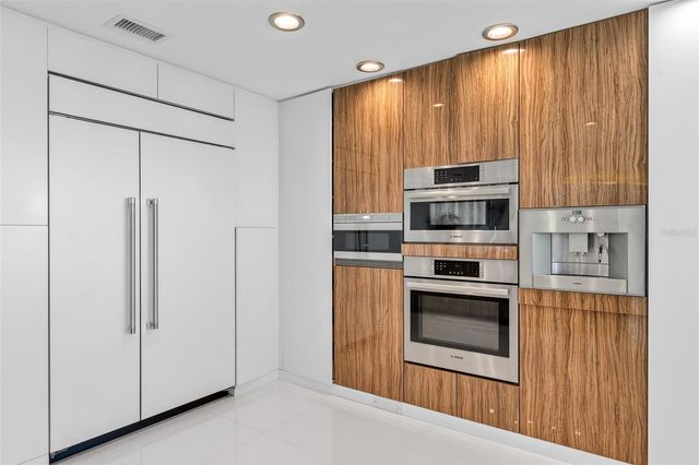 1306 S LAKE SHORE DRIVE, Sarasota, FL 34231