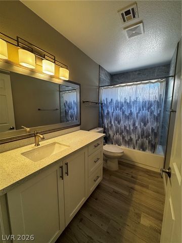 2504 GOLDENMOON Street, Las Vegas, NV 89108