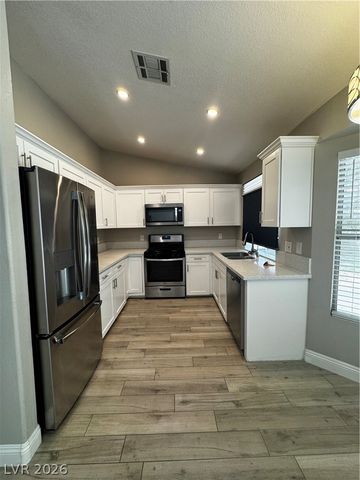 2504 GOLDENMOON Street, Las Vegas, NV 89108