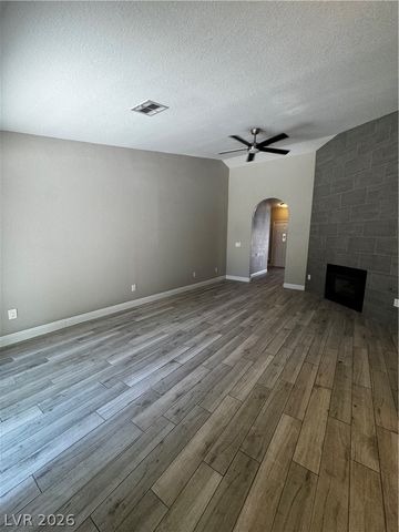 2504 GOLDENMOON Street, Las Vegas, NV 89108