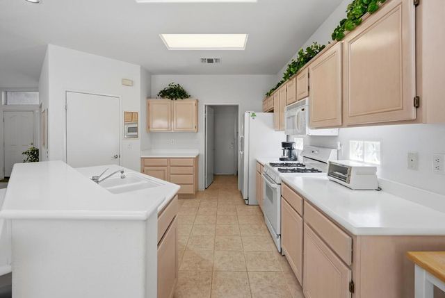 78607 Palm Tree Avenue, Palm Desert, CA 92211