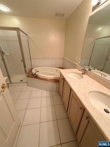 323 Wilshire Drive 3024, Nutley, NJ 07110