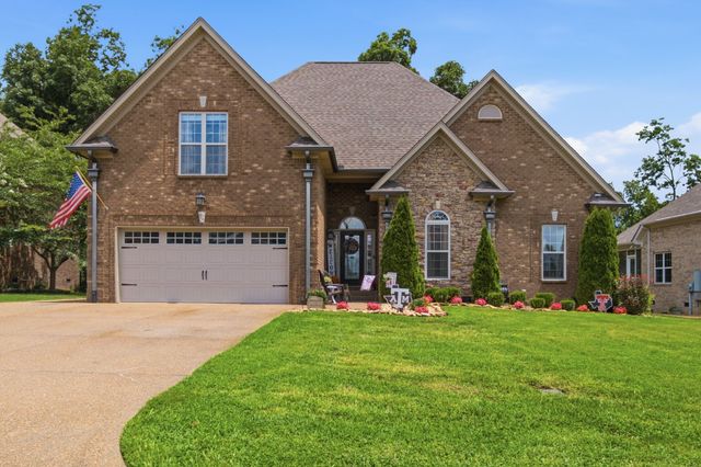 1109 Secretariat Dr, Mount Juliet, TN 37122
