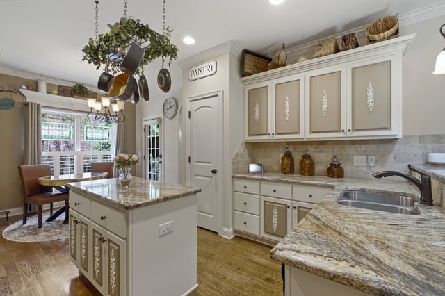 1109 Secretariat Dr, Mount Juliet, TN 37122