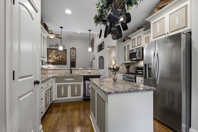 1109 Secretariat Dr, Mount Juliet, TN 37122