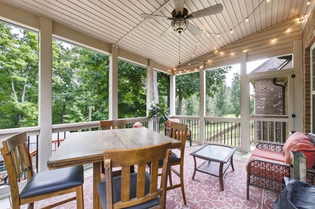 1109 Secretariat Dr, Mount Juliet, TN 37122