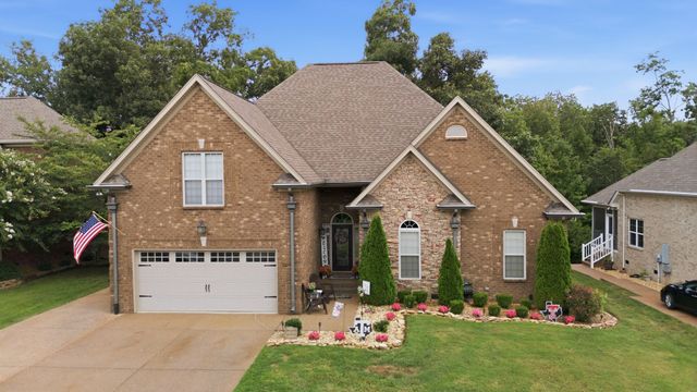 1109 Secretariat Dr, Mount Juliet, TN 37122