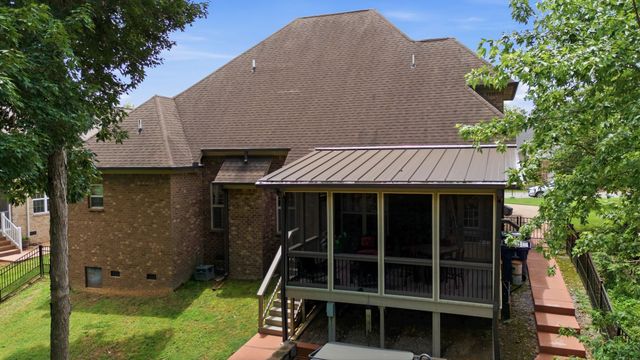 1109 Secretariat Dr, Mount Juliet, TN 37122