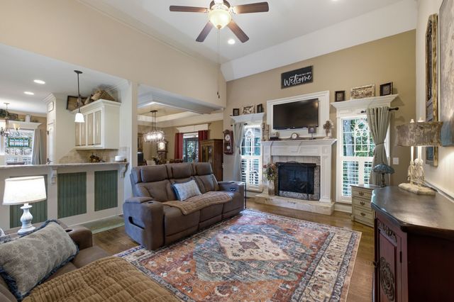 1109 Secretariat Dr, Mount Juliet, TN 37122
