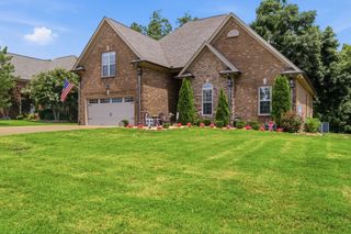 1109 Secretariat Dr, Mount Juliet, TN 37122