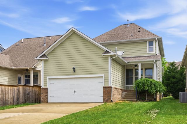 2776 Americus Dr, Thompsons Station, TN 37179