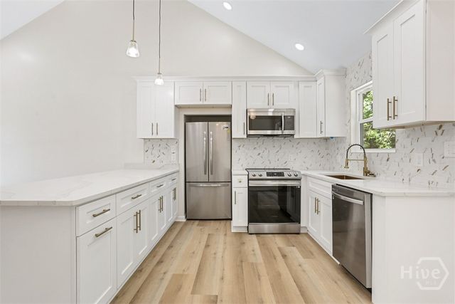 2020 Cowan Avenue, Savannah, GA 31405