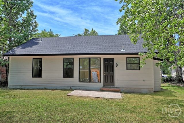 2020 Cowan Avenue, Savannah, GA 31405