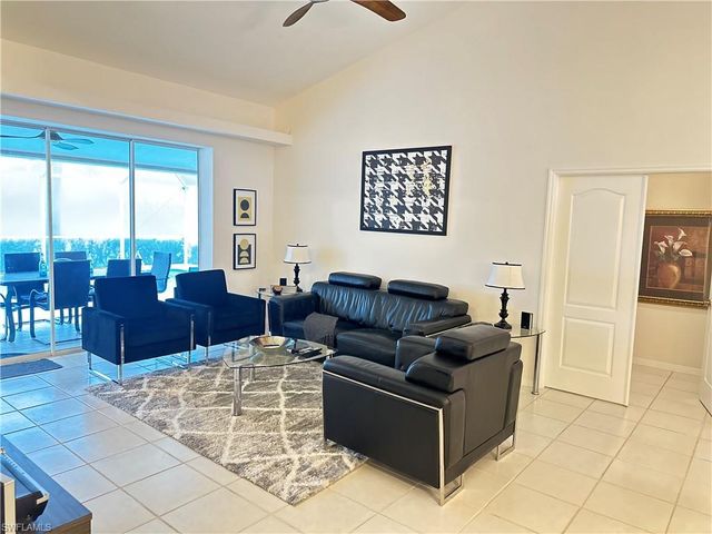 930 Marble DR, Naples, FL 34104