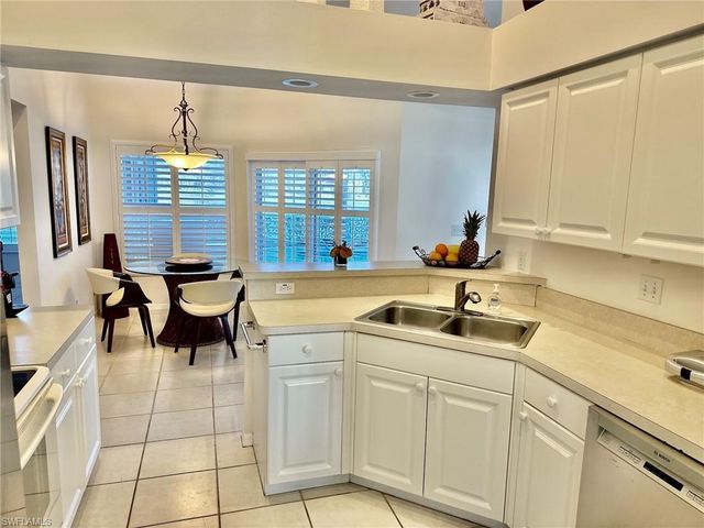 930 Marble DR, Naples, FL 34104