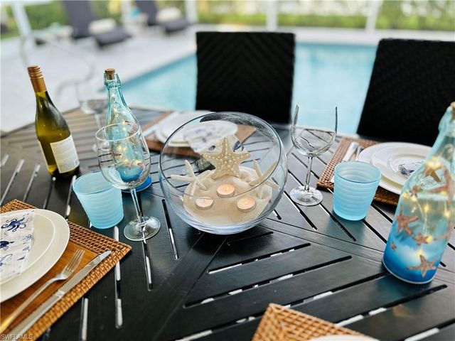 930 Marble DR, Naples, FL 34104