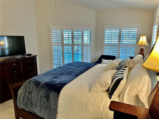 930 Marble DR, Naples, FL 34104