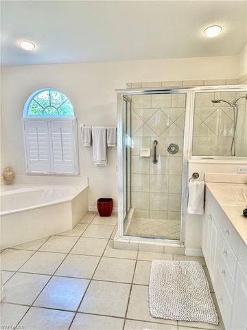 930 Marble DR, Naples, FL 34104