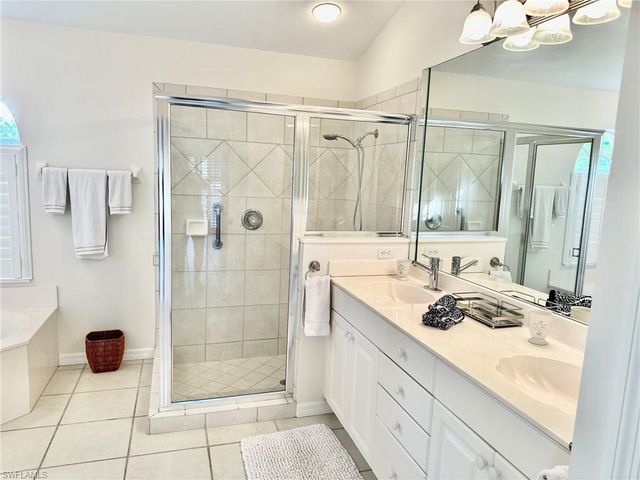 930 Marble DR, Naples, FL 34104