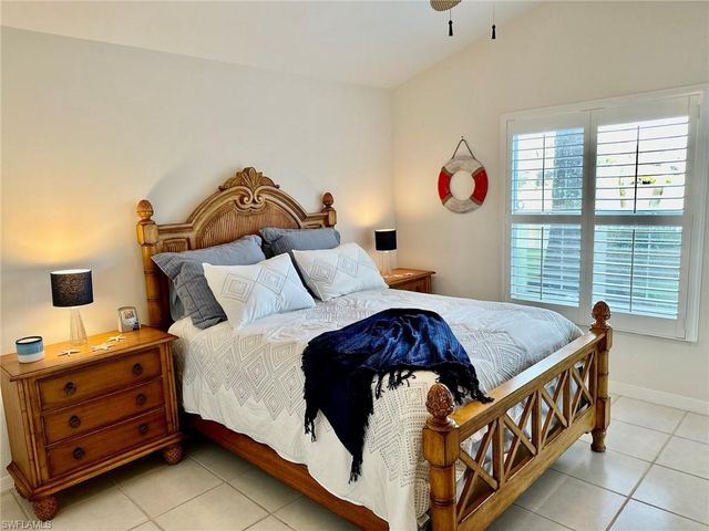 930 Marble DR, Naples, FL 34104