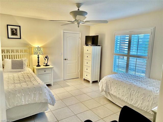 930 Marble DR, Naples, FL 34104
