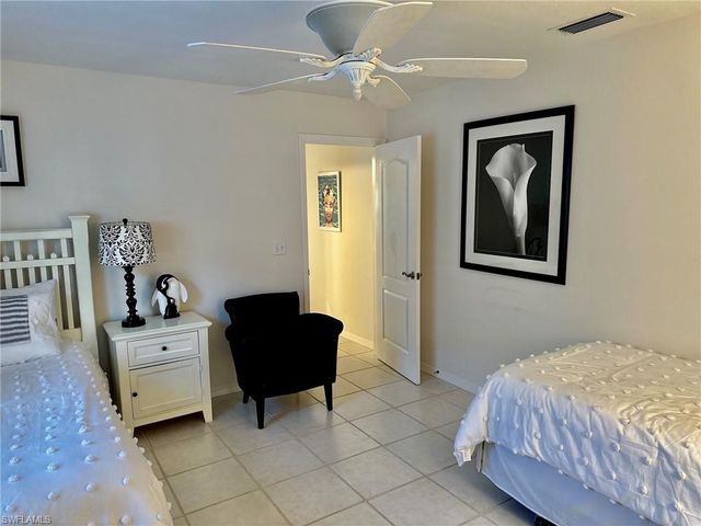 930 Marble DR, Naples, FL 34104