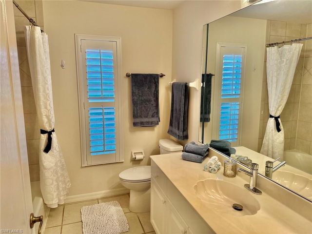 930 Marble DR, Naples, FL 34104