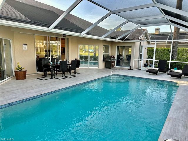 930 Marble DR, Naples, FL 34104