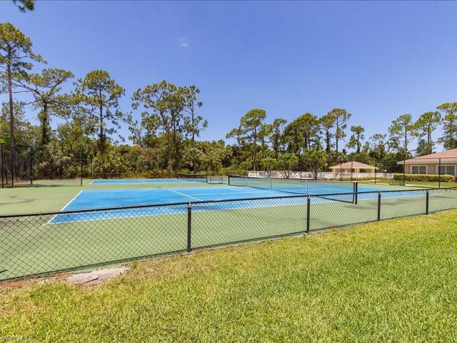 930 Marble DR, Naples, FL 34104